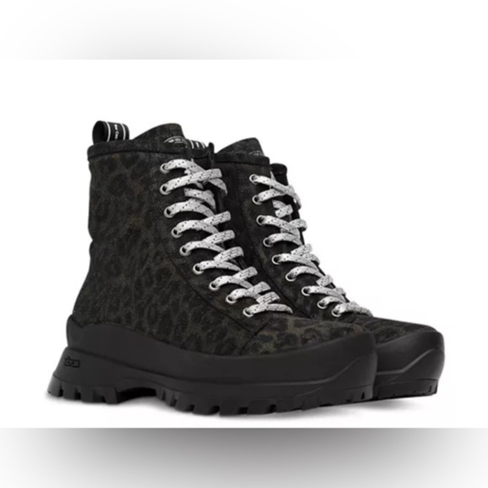 P448. Denise platform leopard lace up boots